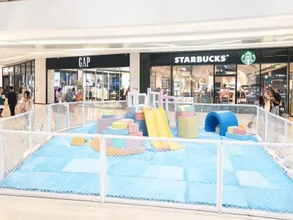 Retail play zone